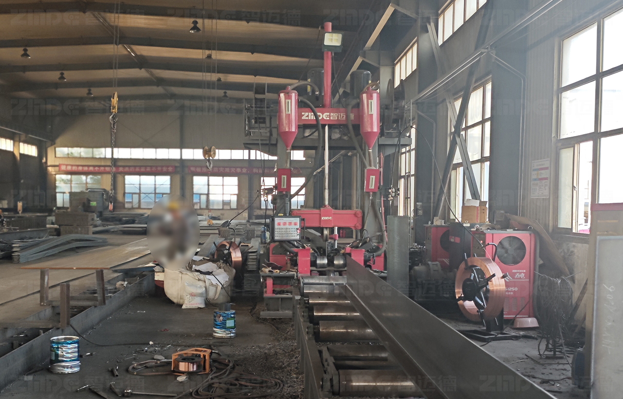 行業競爭加劇，鋼構廠如何破局？這臺組焊矯一體機給出答案！